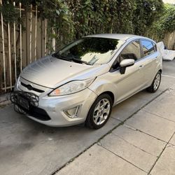 2012 Ford Fiesta SES