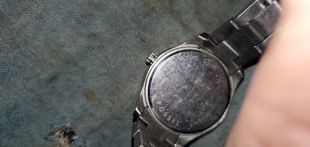 Fossil Watch Works N Keeps Time Accurately