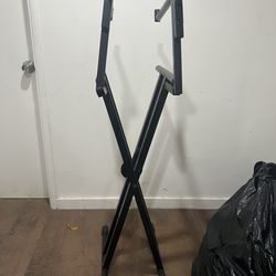 Piano stand