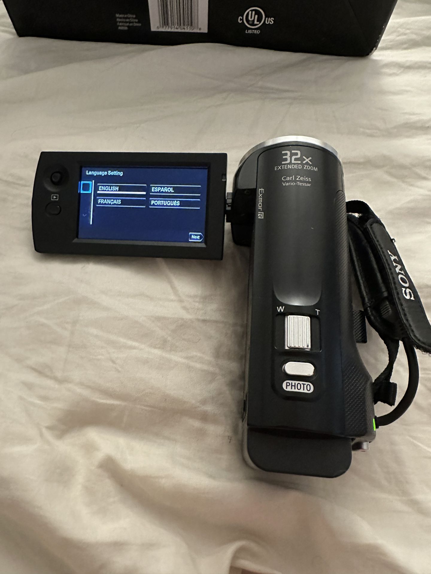 Sony HDR-CX220 Handycam 1080p camcorder