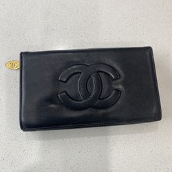 Vintage Chanel clutch wallet black leather gold hardware