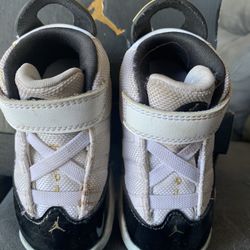 JORDAN 6 Size 5 C Shoes 