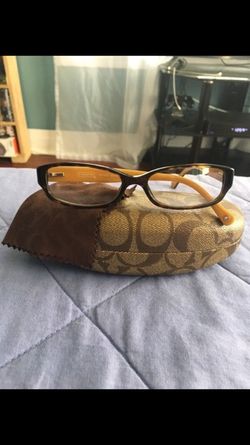 Couch eye glasses