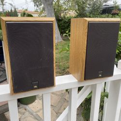 Bose Bookshelf Speakers 