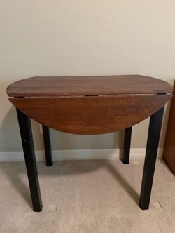 Wood Drop Leaf Table: Great for Small Spaces