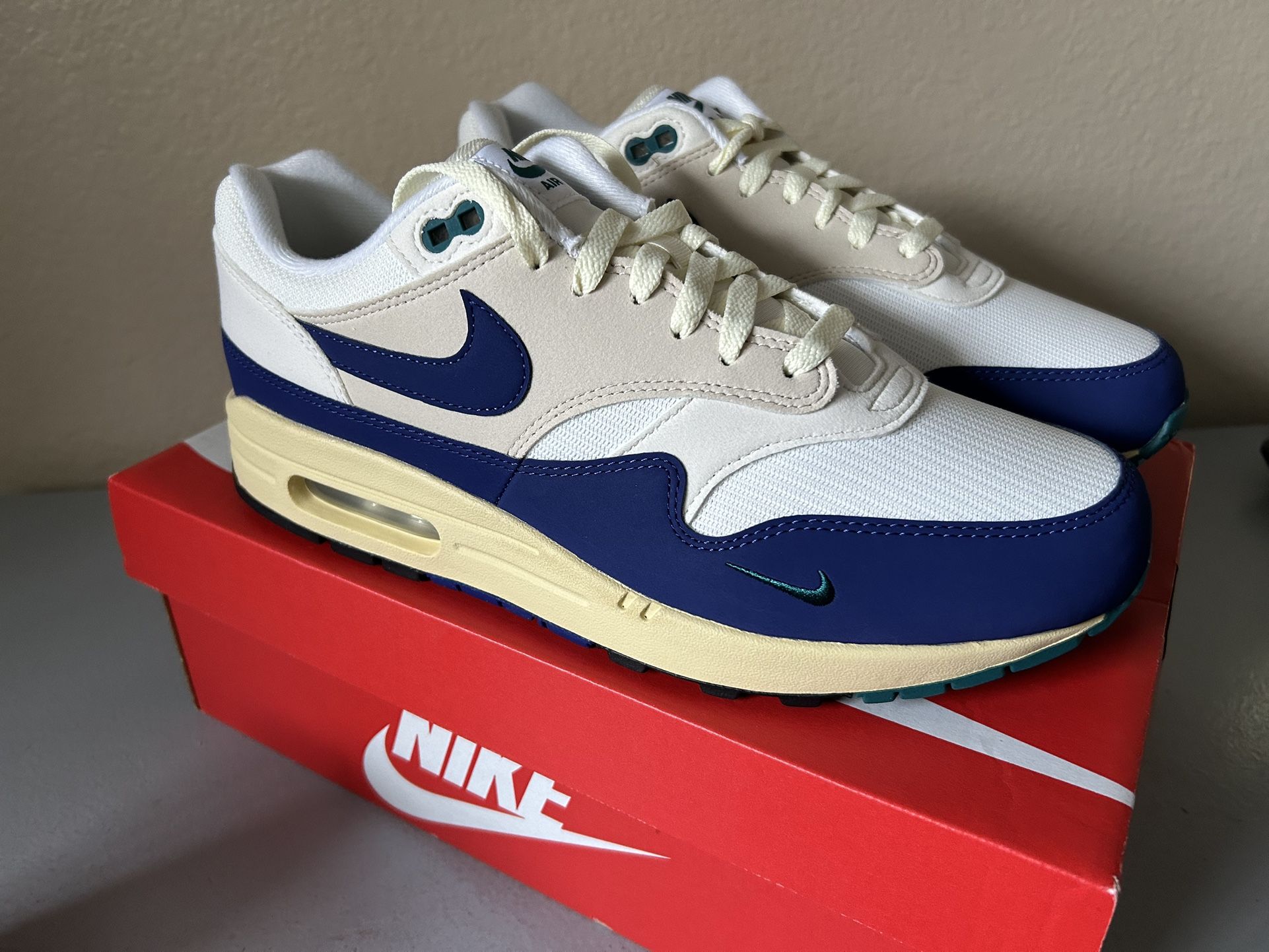 Nike Air Max Deep Blue Royal Size Brand New