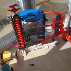 hot wheels super ultimate garage for Sale in San Diego CA OfferUp