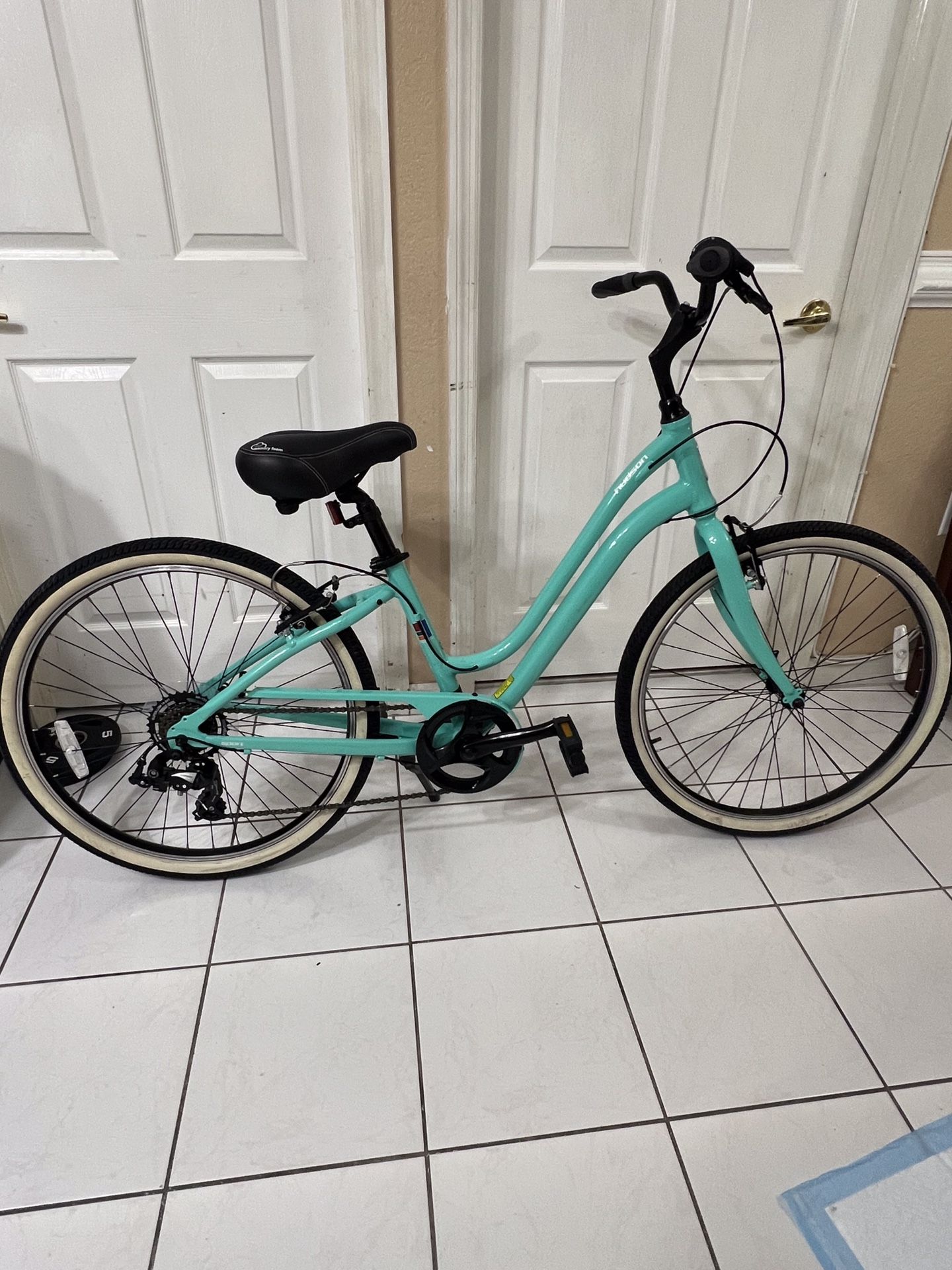 2022 Jamis Hudson Women’s Step-thru Hybrid Beach Cruiser LIKE NEW $300 (RETAILS $649)