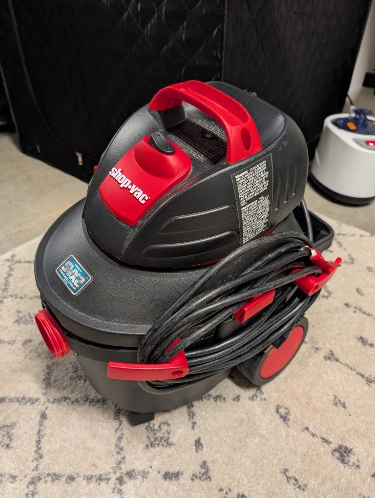 Wet Dry Shop Vac 4 gallon 5.5 HP