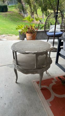 Free side table