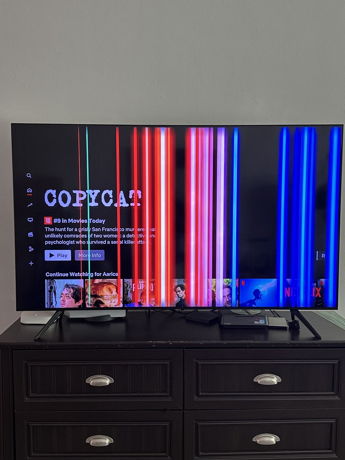 Deal Alert!! Pristine Condition SAMSUNG 55-Inch SmartTV TU-8000 Series
