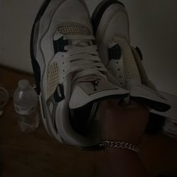Jordan 4s 