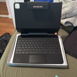 Magnetic Wireless Keyboard Pad For iPad 