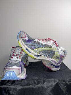 Balenciaga tracks size 10