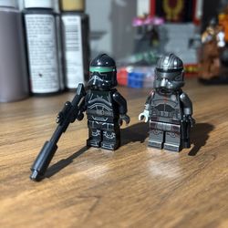 Crosshair and Echo LEGO figures
