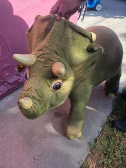 Play Dinosaur prop