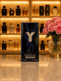 Yves Saint Laurent Y Eau de Parfum.
