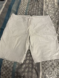 Nike Women’s Shorts Khaki