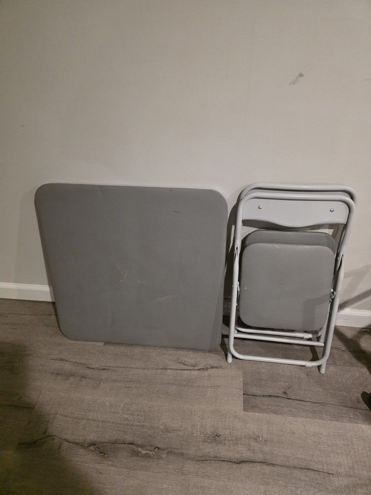 Kids Tabke And Chairs