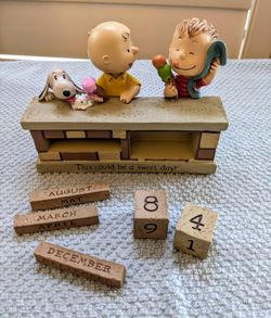 Peanuts Perpetual Calendar for Sale in Bakersfield, CA - OfferUp