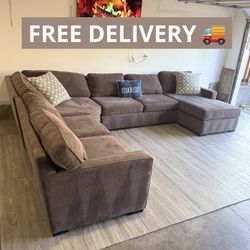 Large Modular Sectional Couch 🛋️- FREE DELIVERY 🚚 