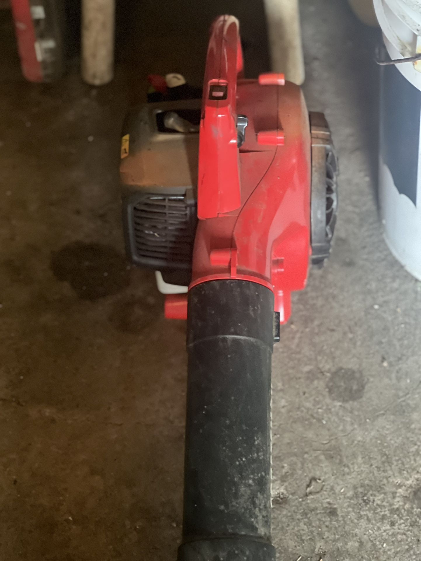 Leaf Blower