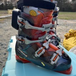 Atomic Tritechnology Ski Boots With Rescue Systemm