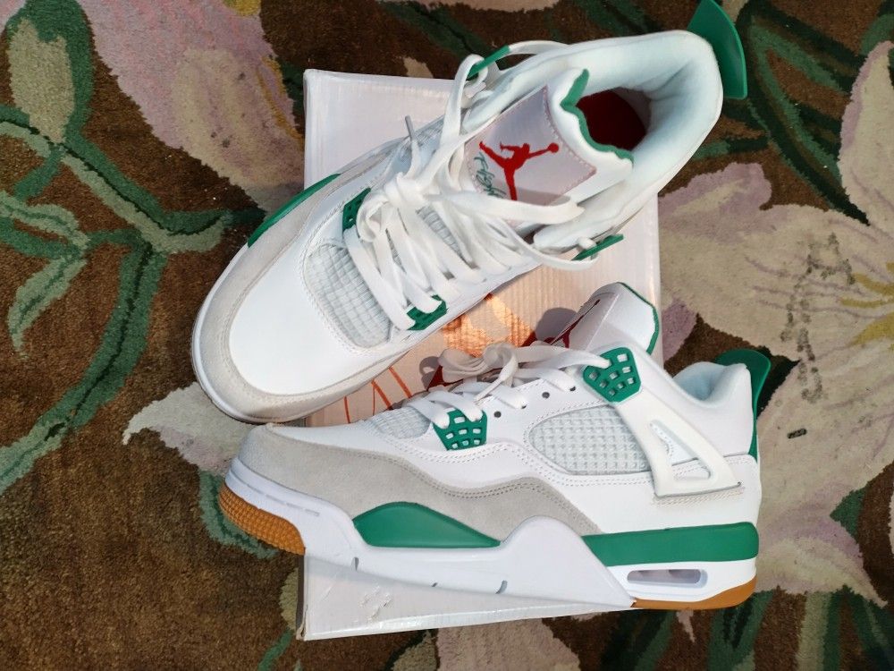 Air Jordan 4s Size 9.5