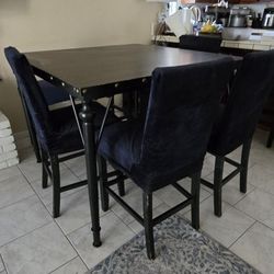 6-Piece dining Set 1 table, 4 counter Height stools and 1 pub dining Bench