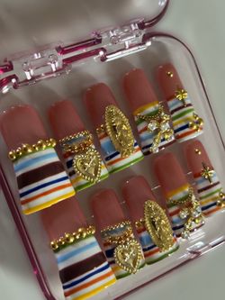 Press on nails