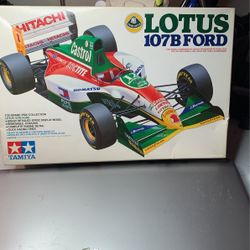 Tamiya Lotus 107 B Ford 1/20 Scale Kit 
