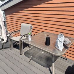 Outdoor Patio Table And 4 Chairs