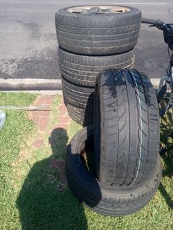 Rines con llantas buenas set de 4    5 birlos size 17"