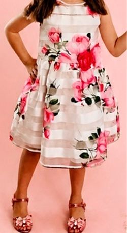 Girls size 6 Roses Dress $10