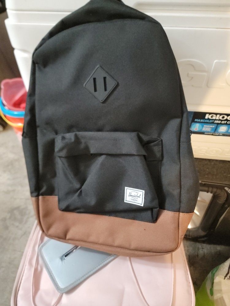 The Herschel Heritage Backpack 21.5L
