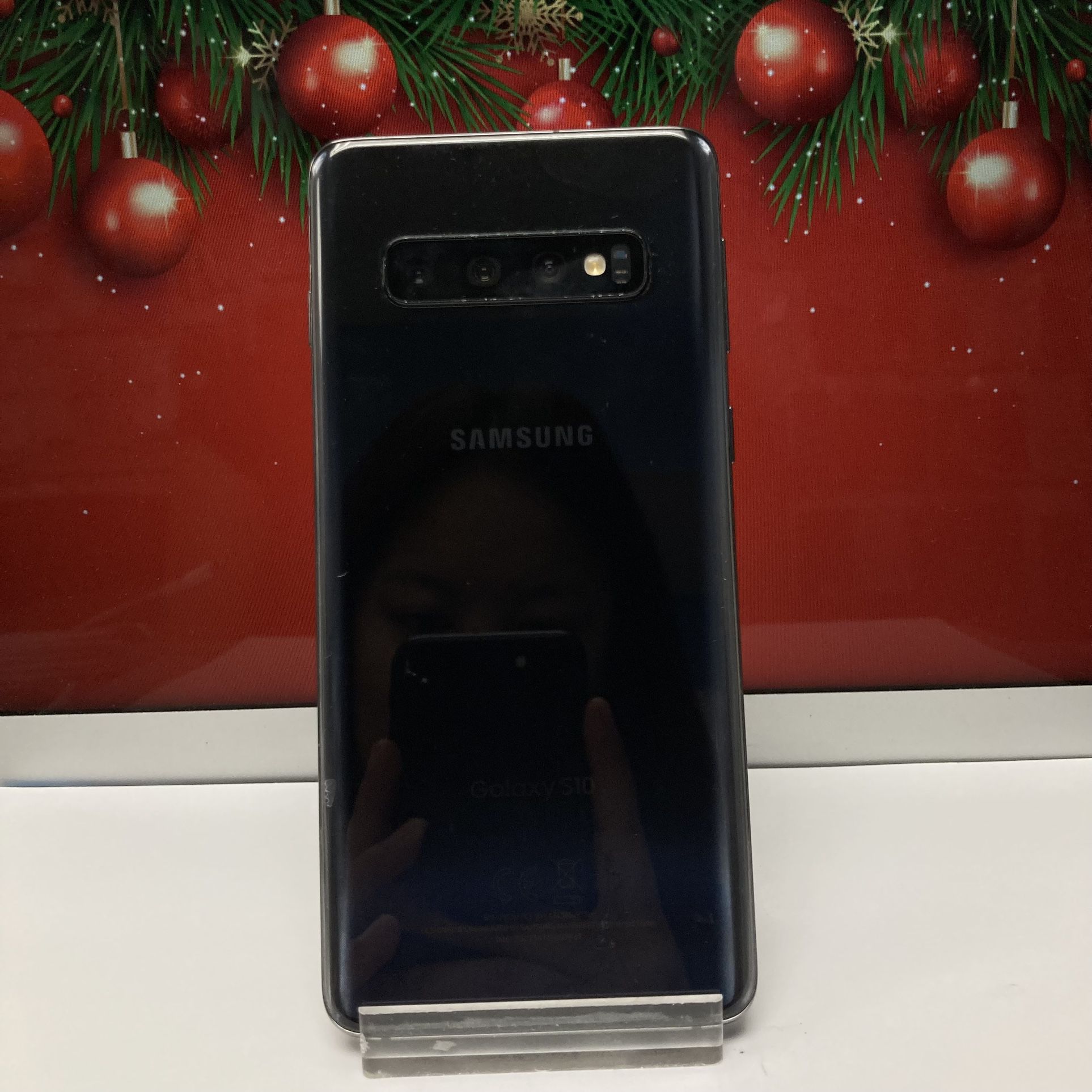 Samsung Galaxy S10, 128 gb, Comes with store warranty along with charger and cable 