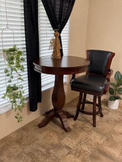 Table + 2 chairs