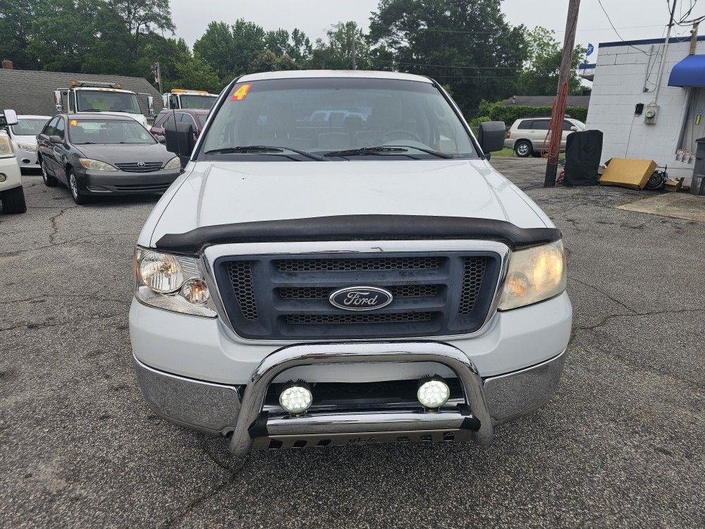 2004 Ford E-150