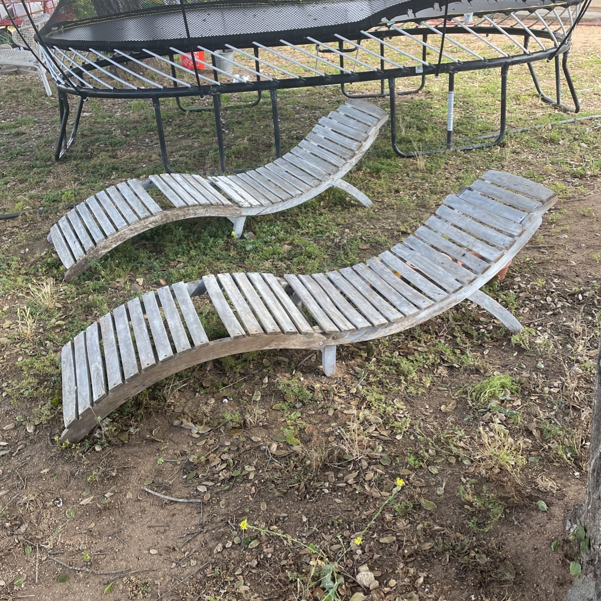 VINTAGE FOLDING LOUNGE CHAIRS