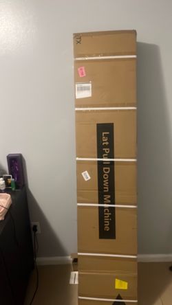 Lat Pulldown Machine – New in Box