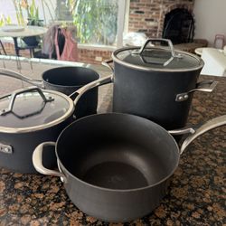 4 Cooking Pots 