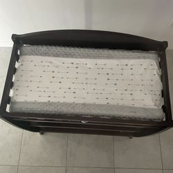 Changing table with pad