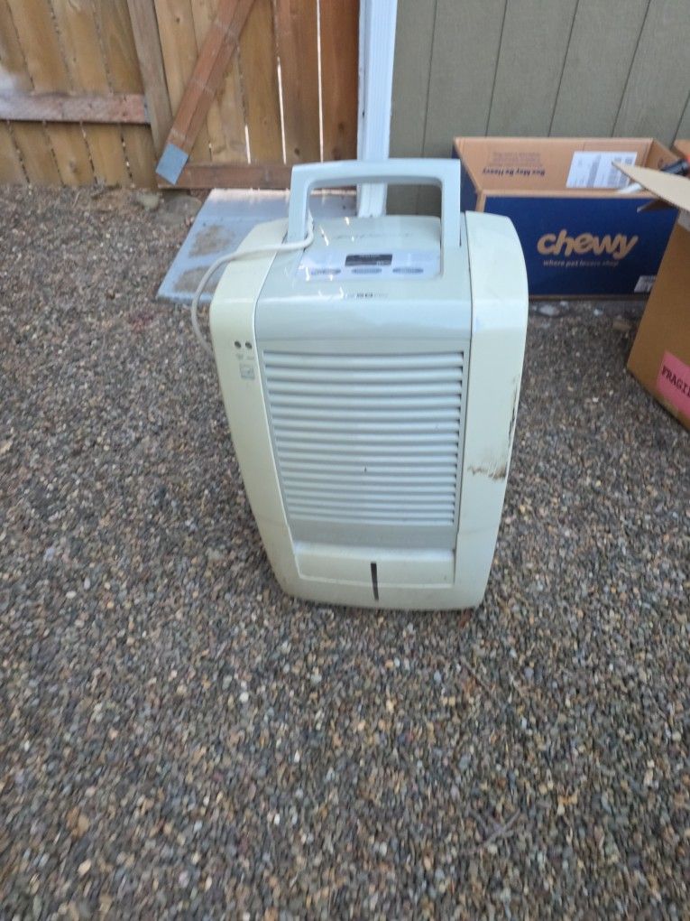 Frigidaire  " Dehumidifier "