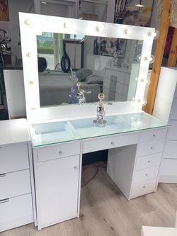 Makeup table vanity