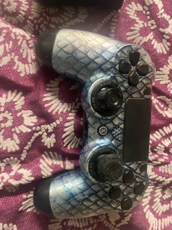 PS4 controller