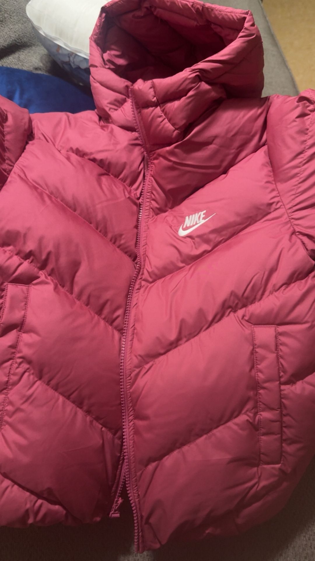 Nike Puffer (unisex 10/12)kids $70