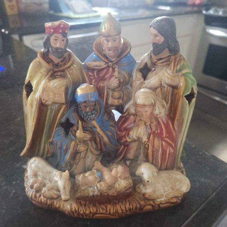 Ceramic Christmas Manger ๐
