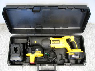 DeWALT DC385K 18V Cordless Reciprocating Saw Kit