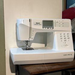 Shark Intelli- Sew Sewing Machine 