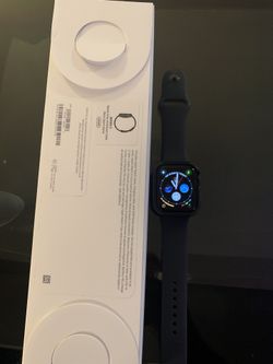 Like new Apple Watch series 5 44mm